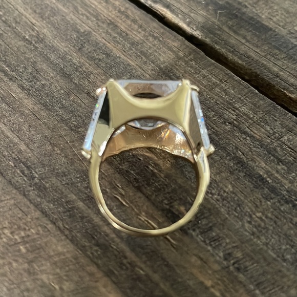 Square Bling Ring - Picture 4 of 7